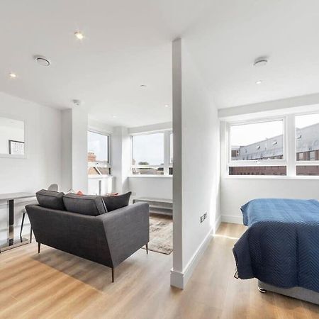 Bright Contemporary Studio In East Grinstead Zewnętrze zdjęcie
