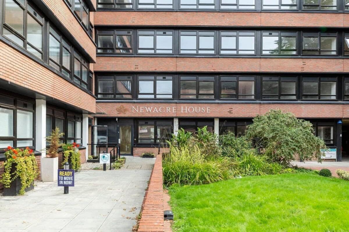 Bright Contemporary Studio In East Grinstead Zewnętrze zdjęcie