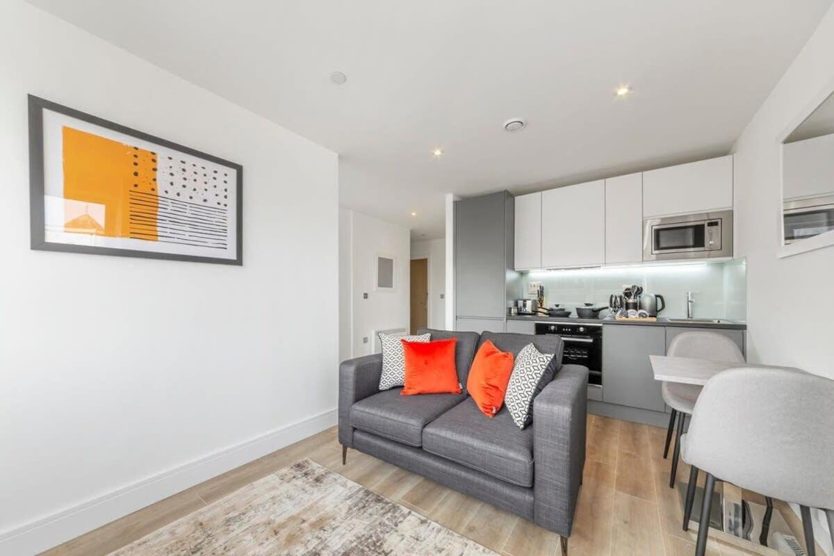Bright Contemporary Studio In East Grinstead Zewnętrze zdjęcie