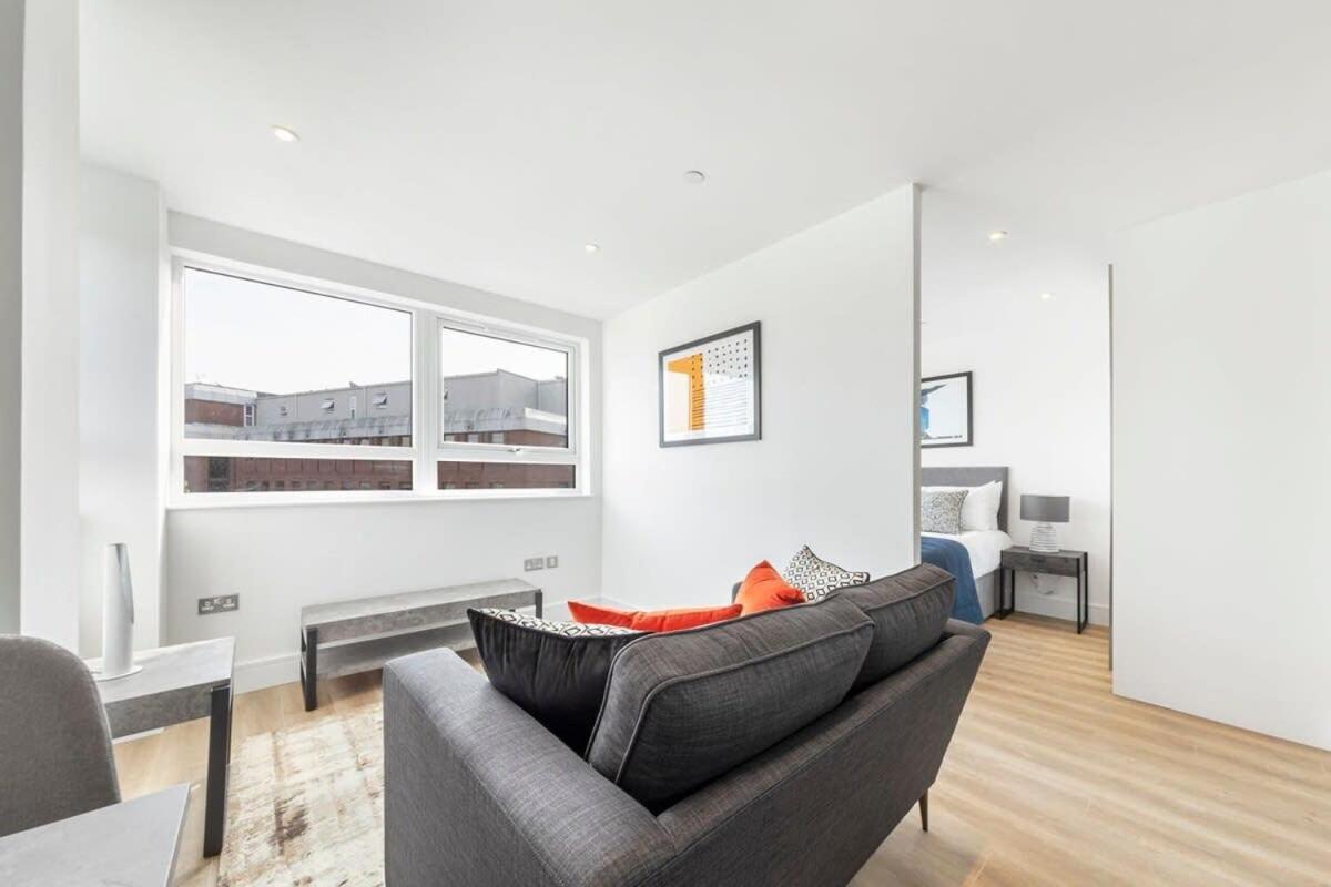 Bright Contemporary Studio In East Grinstead Zewnętrze zdjęcie