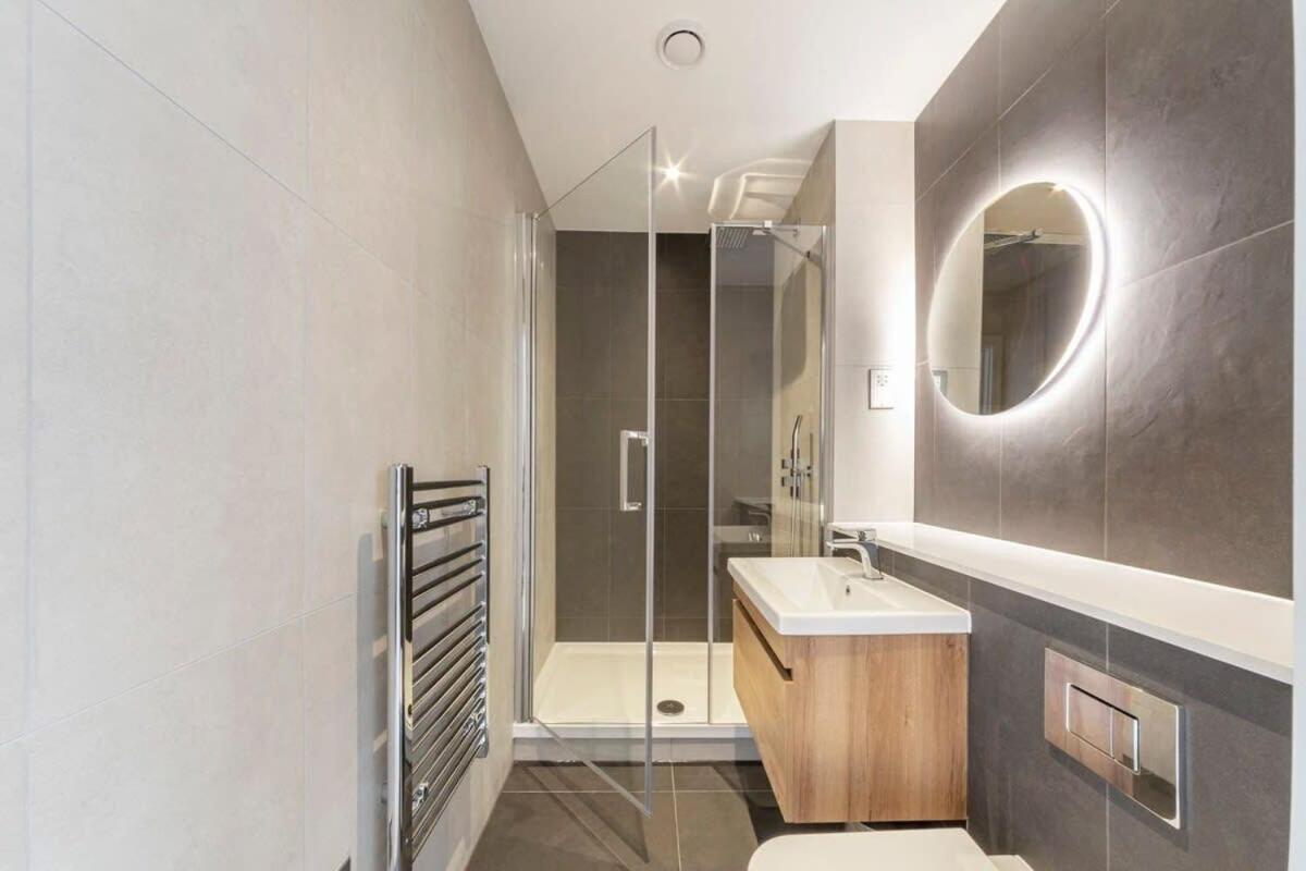 Bright Contemporary Studio In East Grinstead Zewnętrze zdjęcie